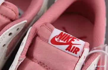 Hyperoad Jordan Air Low OG x Travis Scott 1 0612